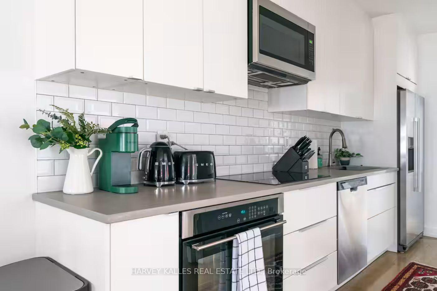 Photo 5 of Unit Upper, 38 Chicora Avenue, Toronto, The Annex — HOMEH