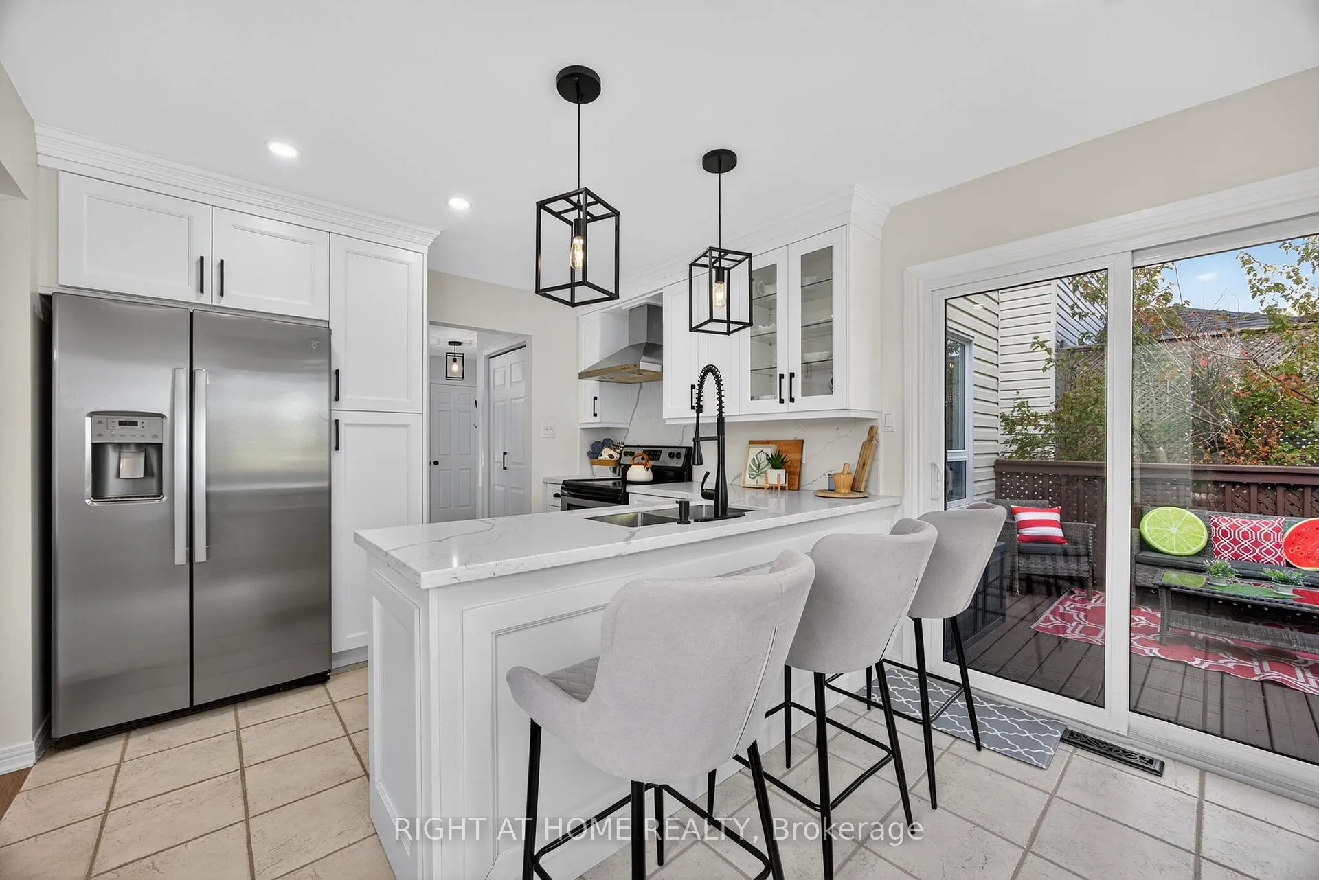 Photo 7 of 13 Orwell Crescent, Barrie, Letitia Heights — HOMEH