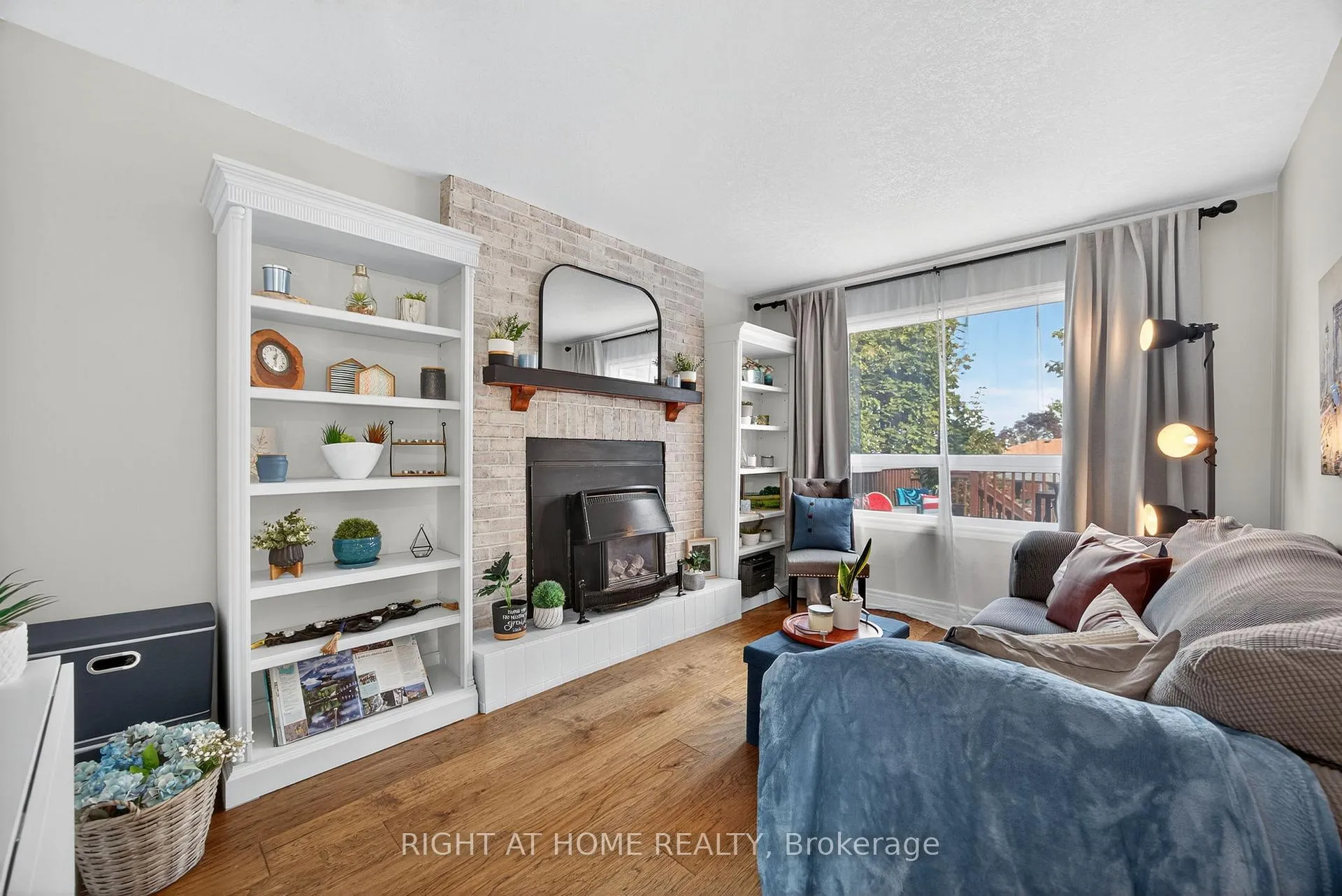 Photo 9 of 13 Orwell Crescent, Barrie, Letitia Heights — HOMEH