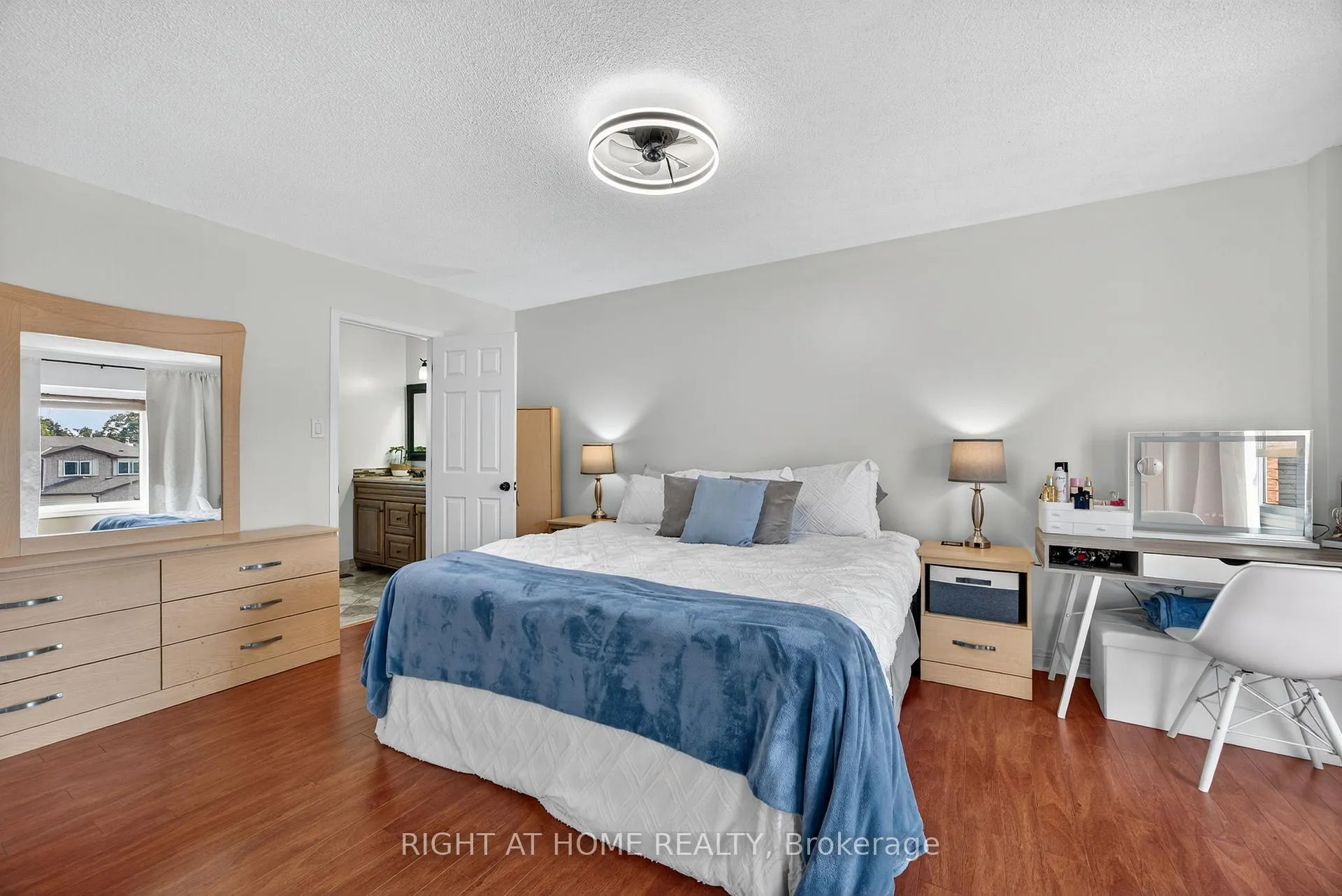 Photo 11 of 13 Orwell Crescent, Barrie, Letitia Heights — HOMEH