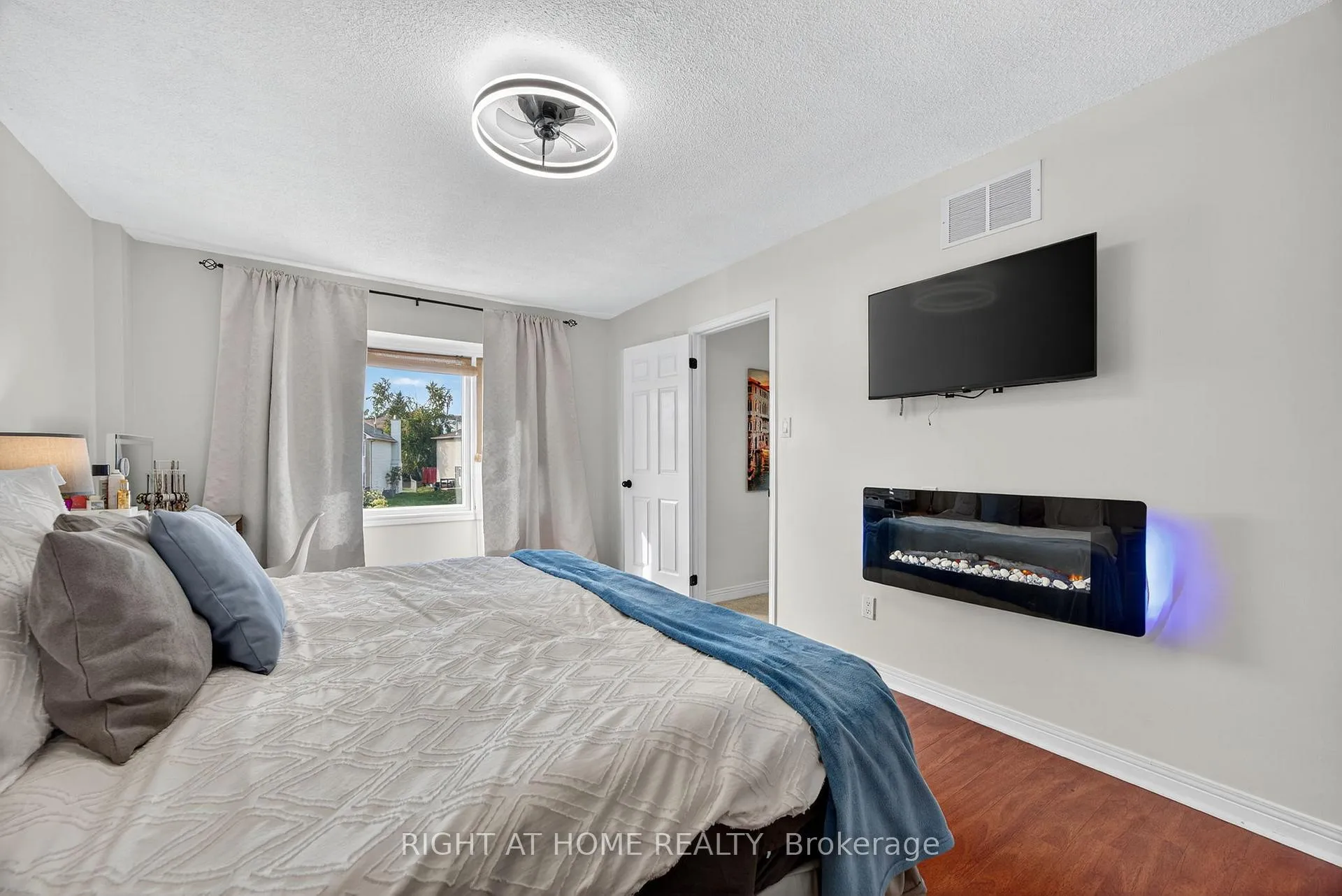Photo 13 of 13 Orwell Crescent, Barrie, Letitia Heights — HOMEH