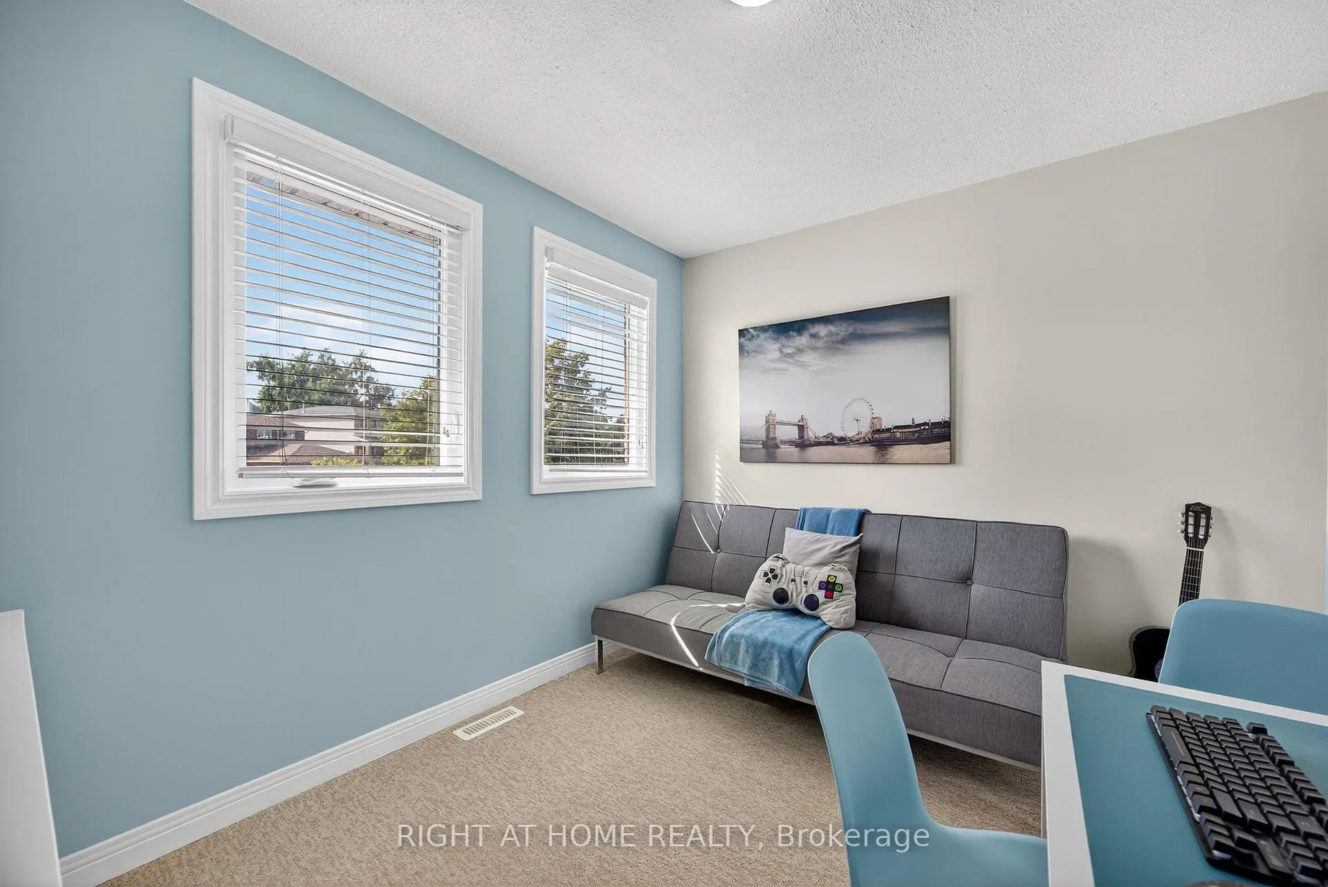 Photo 14 of 13 Orwell Crescent, Barrie, Letitia Heights — HOMEH