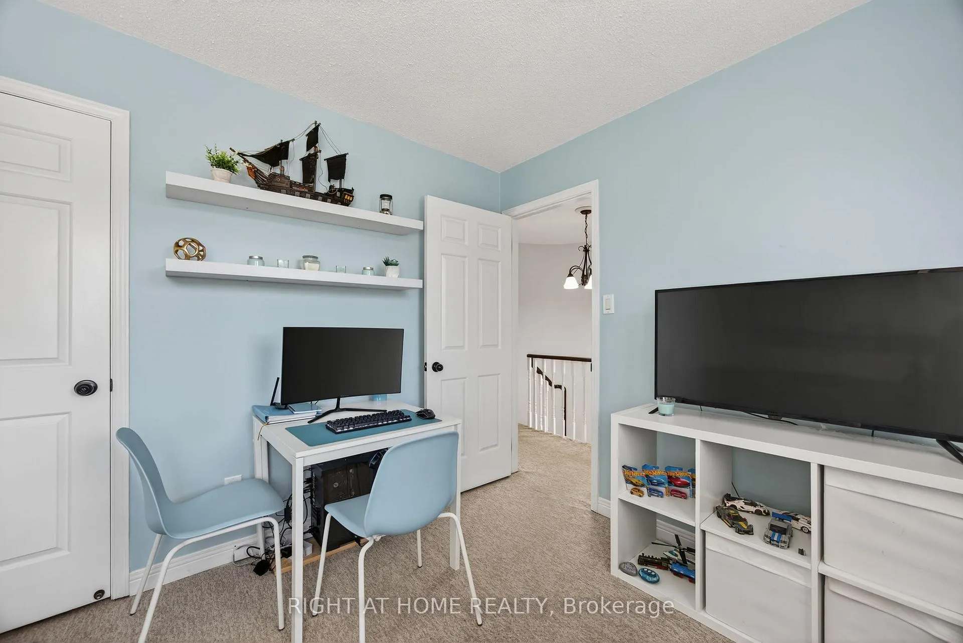 Photo 15 of 13 Orwell Crescent, Barrie, Letitia Heights — HOMEH