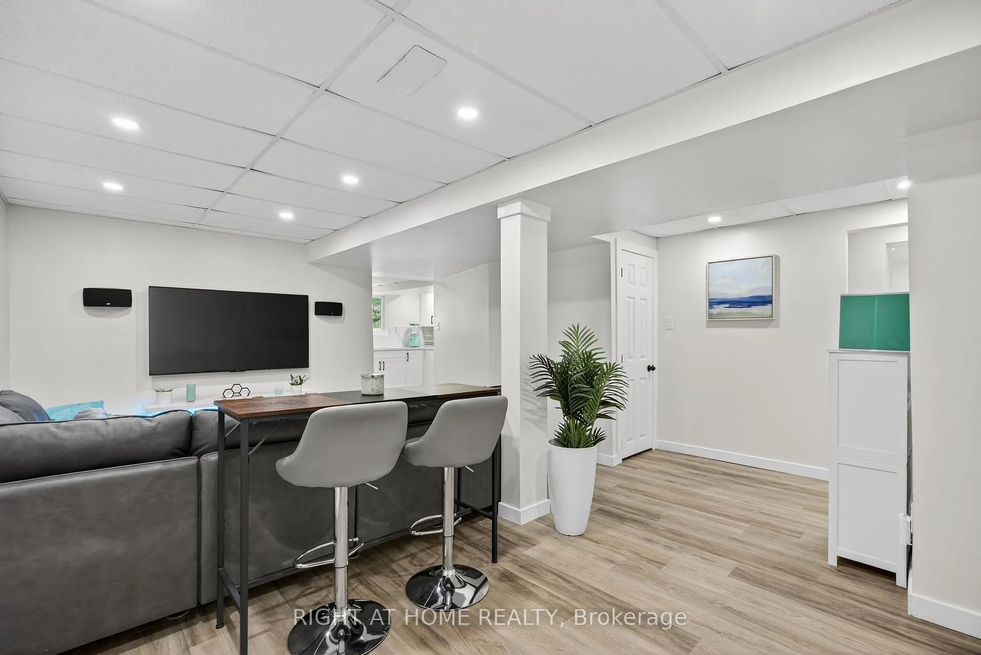 Photo 20 of 13 Orwell Crescent, Barrie, Letitia Heights — HOMEH