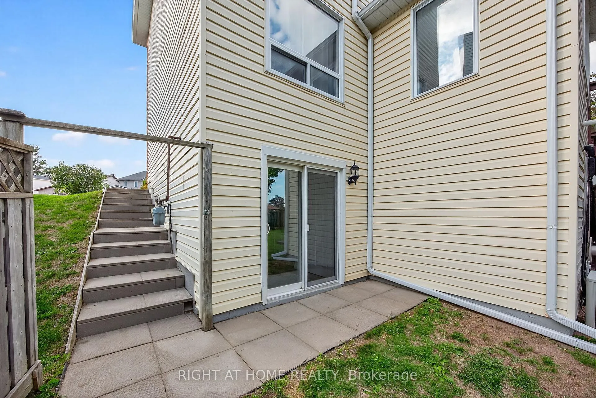 Photo 30 of 13 Orwell Crescent, Barrie, Letitia Heights — HOMEH