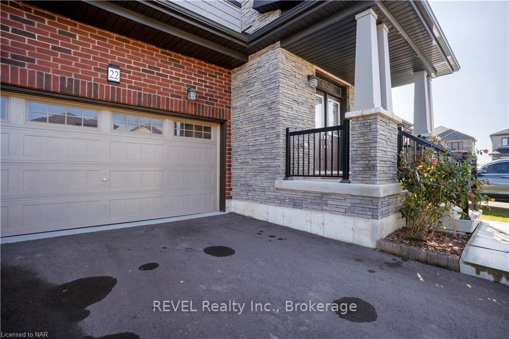 Photo 2 of 22 Frontier Drive, Thorold, Rolling Meadows — HOMEH