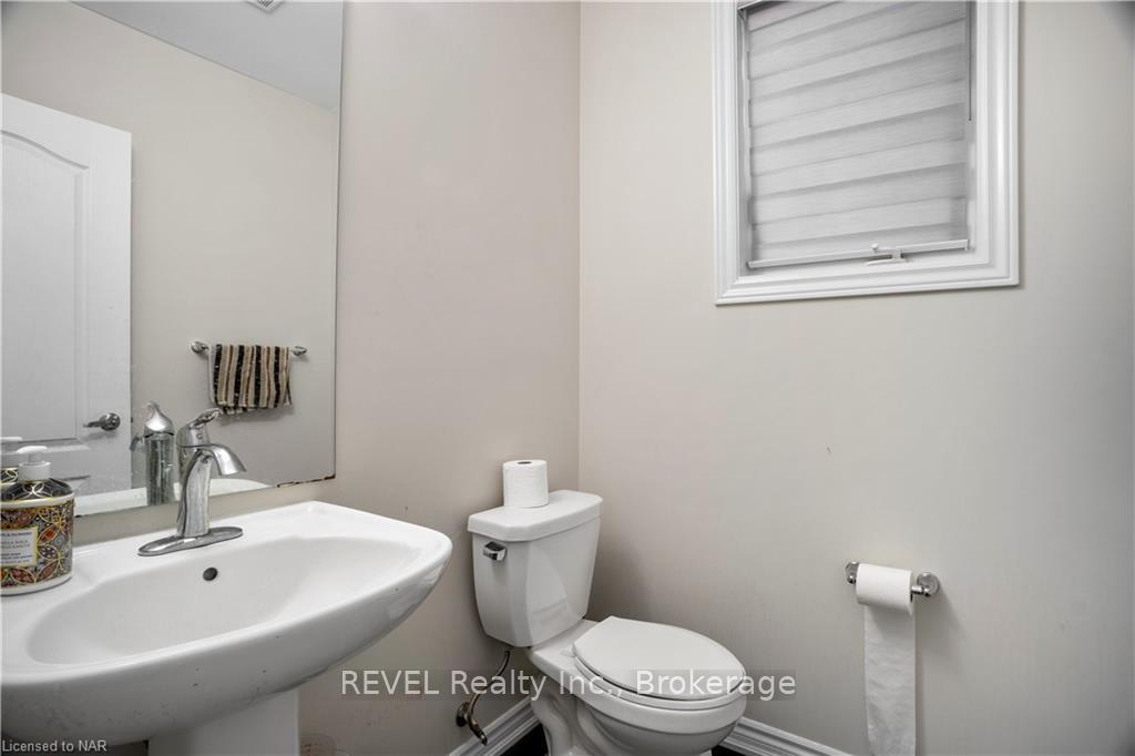 Photo 5 of 22 Frontier Drive, Thorold, Rolling Meadows — HOMEH