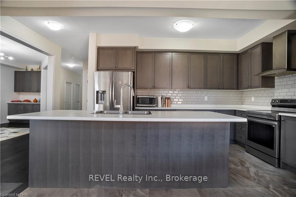 Photo 9 of 22 Frontier Drive, Thorold, Rolling Meadows — HOMEH