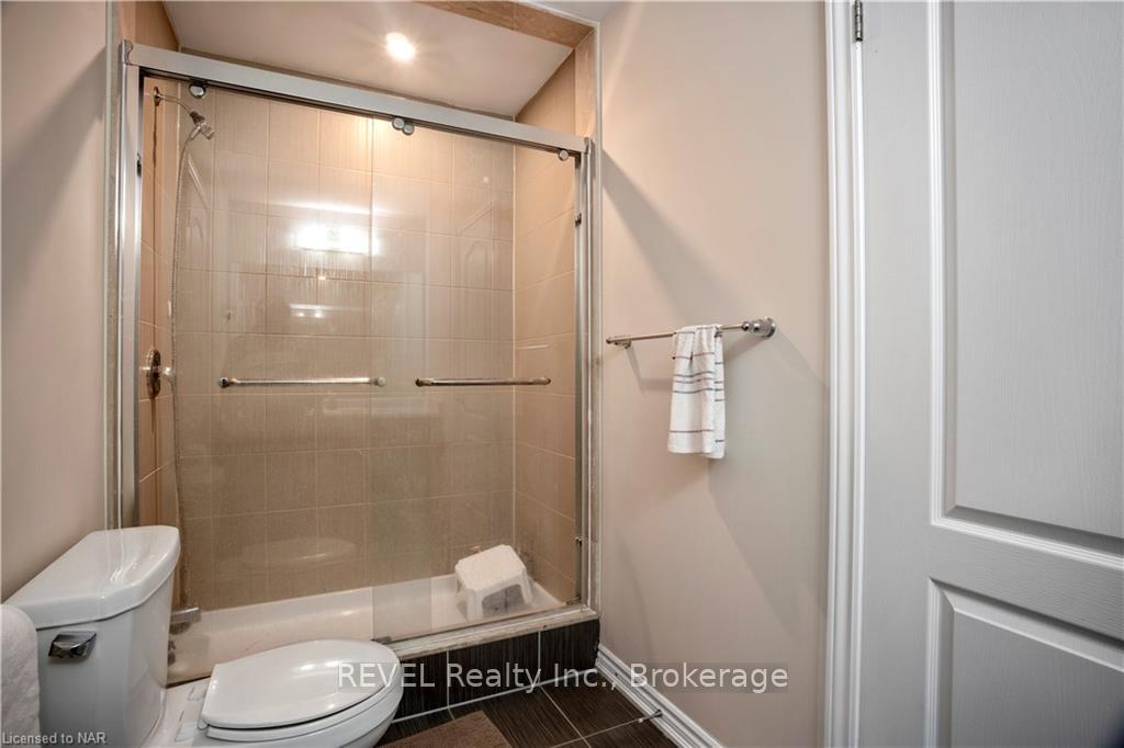 Photo 17 of 22 Frontier Drive, Thorold, Rolling Meadows — HOMEH