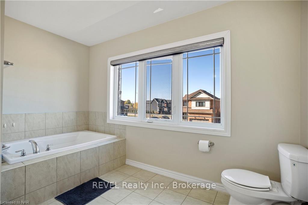Photo 21 of 22 Frontier Drive, Thorold, Rolling Meadows — HOMEH