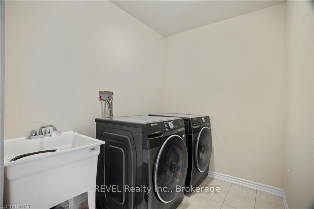Photo 25 of 22 Frontier Drive, Thorold, Rolling Meadows — HOMEH
