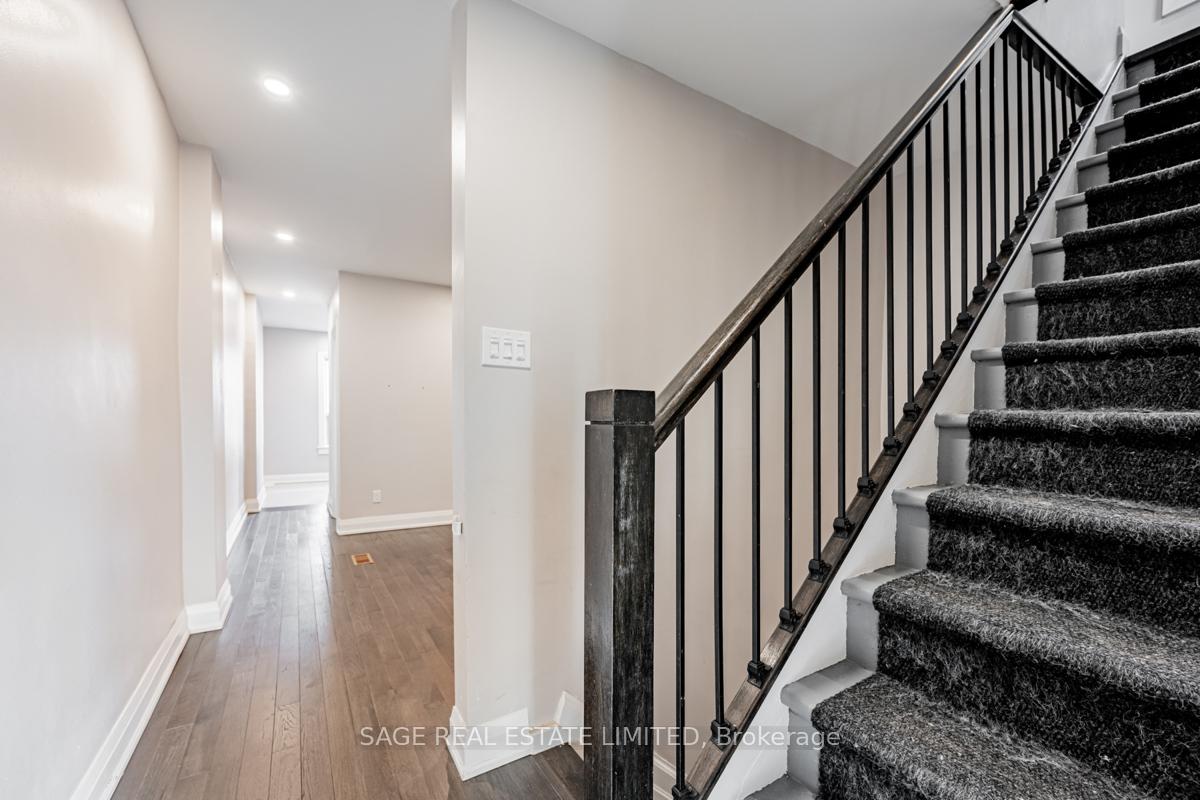 Photo 7 of Unit UPPER, 130 Marchmount Road, Toronto, Wychwood — HOMEH