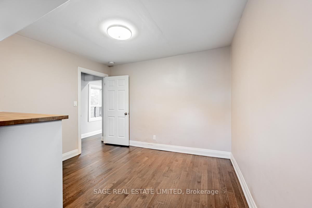 Photo 17 of Unit UPPER, 130 Marchmount Road, Toronto, Wychwood — HOMEH