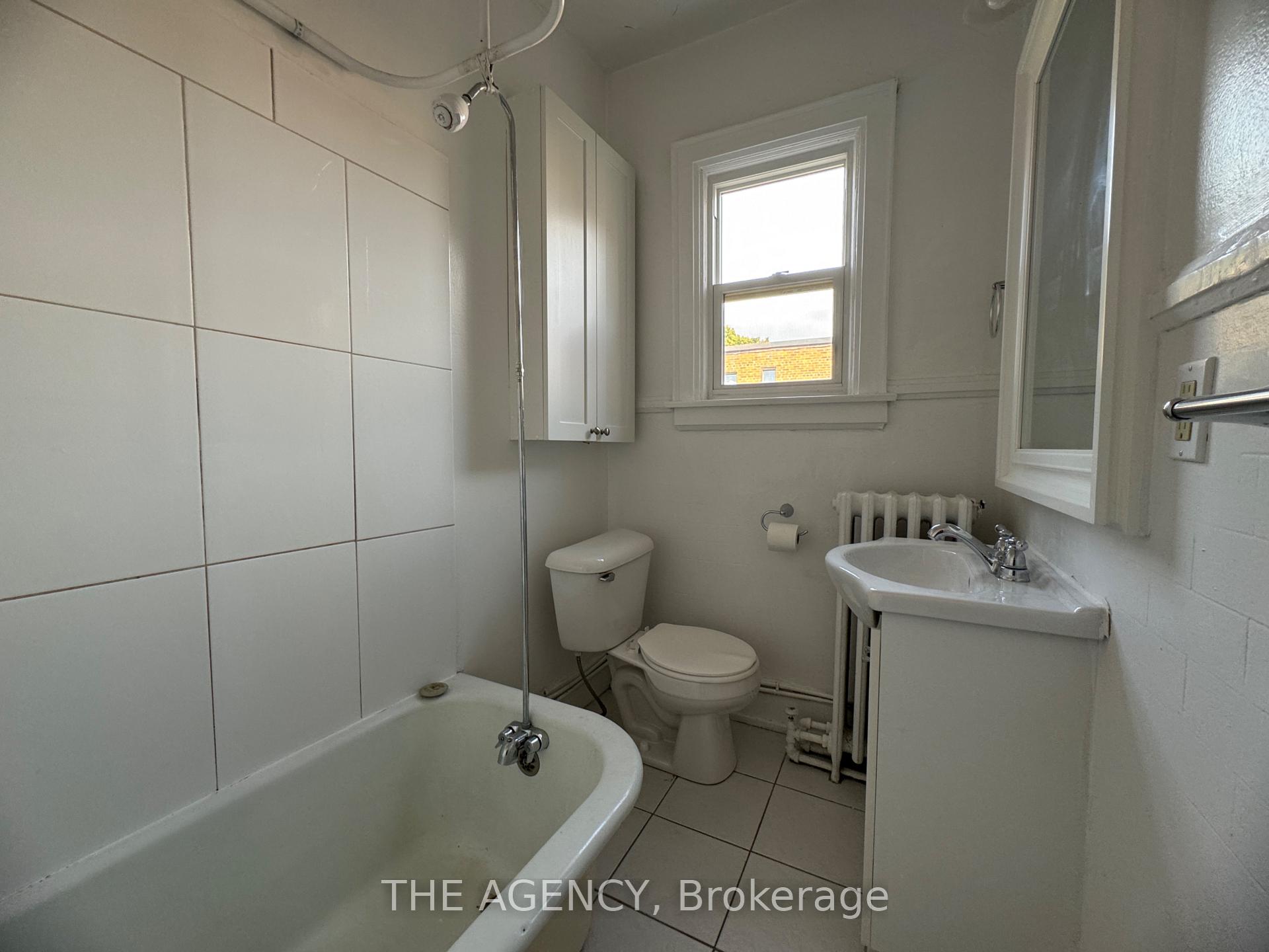Photo 4 of Unit 17A, 846 Broadview Avenue, Toronto, Playter Estates-Danforth — HOMEH