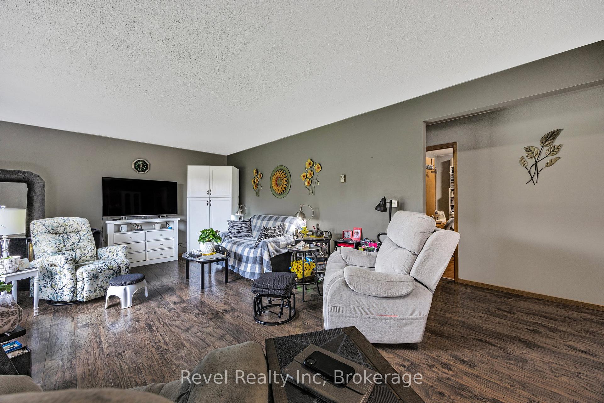 Photo 8 of 1710 Golf Link Road, Tiny, Rural Tiny — HOMEH