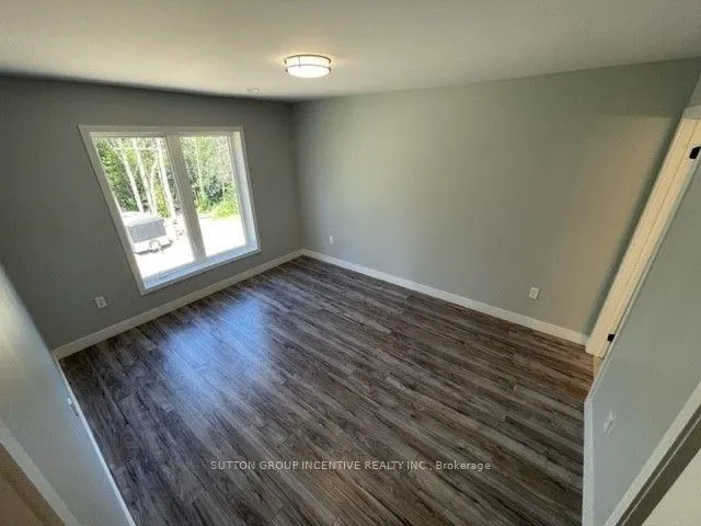Photo 10 of 54 Marilyn Avenue S, Wasaga Beach — HOMEH