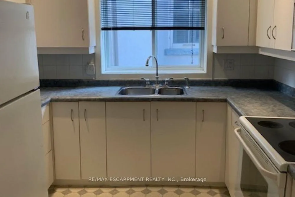 Photo 7 of Unit 1, 2 Undermount Avenue, Hamilton, Kirkendall — HOMEH