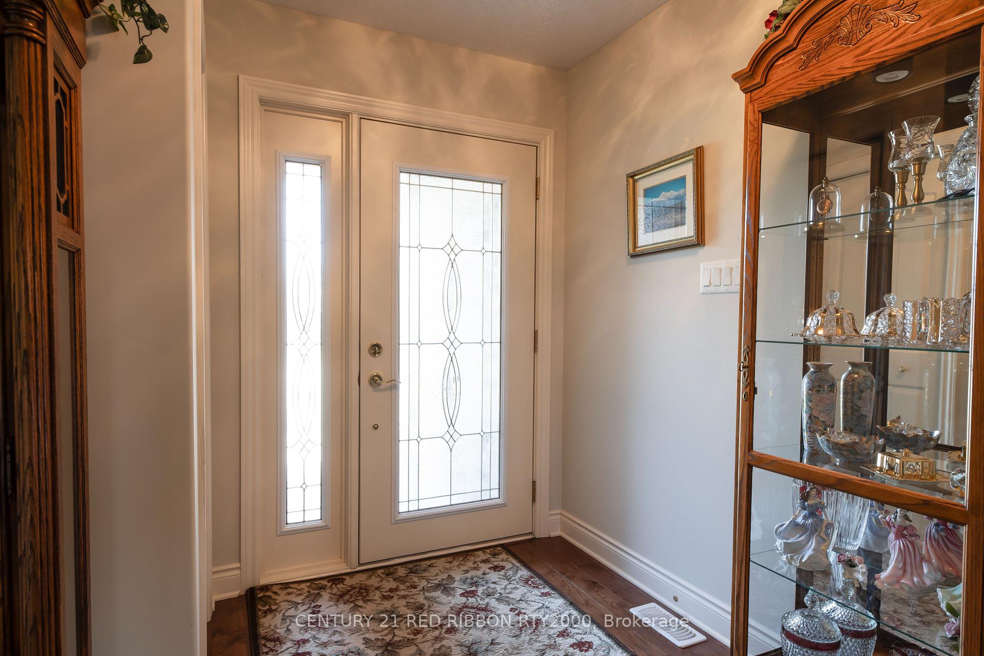 Photo 2 of 132 Deborah Drive, Strathroy-Caradoc, NE — HOMEH