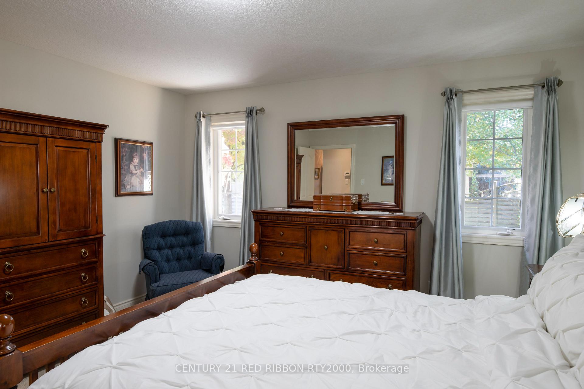 Photo 15 of 132 Deborah Drive, Strathroy-Caradoc, NE — HOMEH
