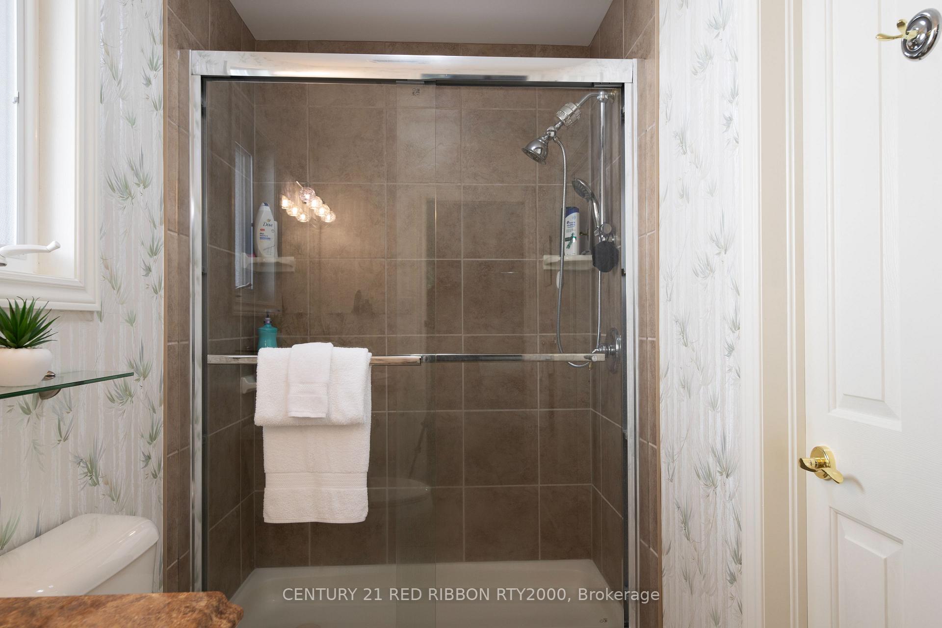 Photo 17 of 132 Deborah Drive, Strathroy-Caradoc, NE — HOMEH