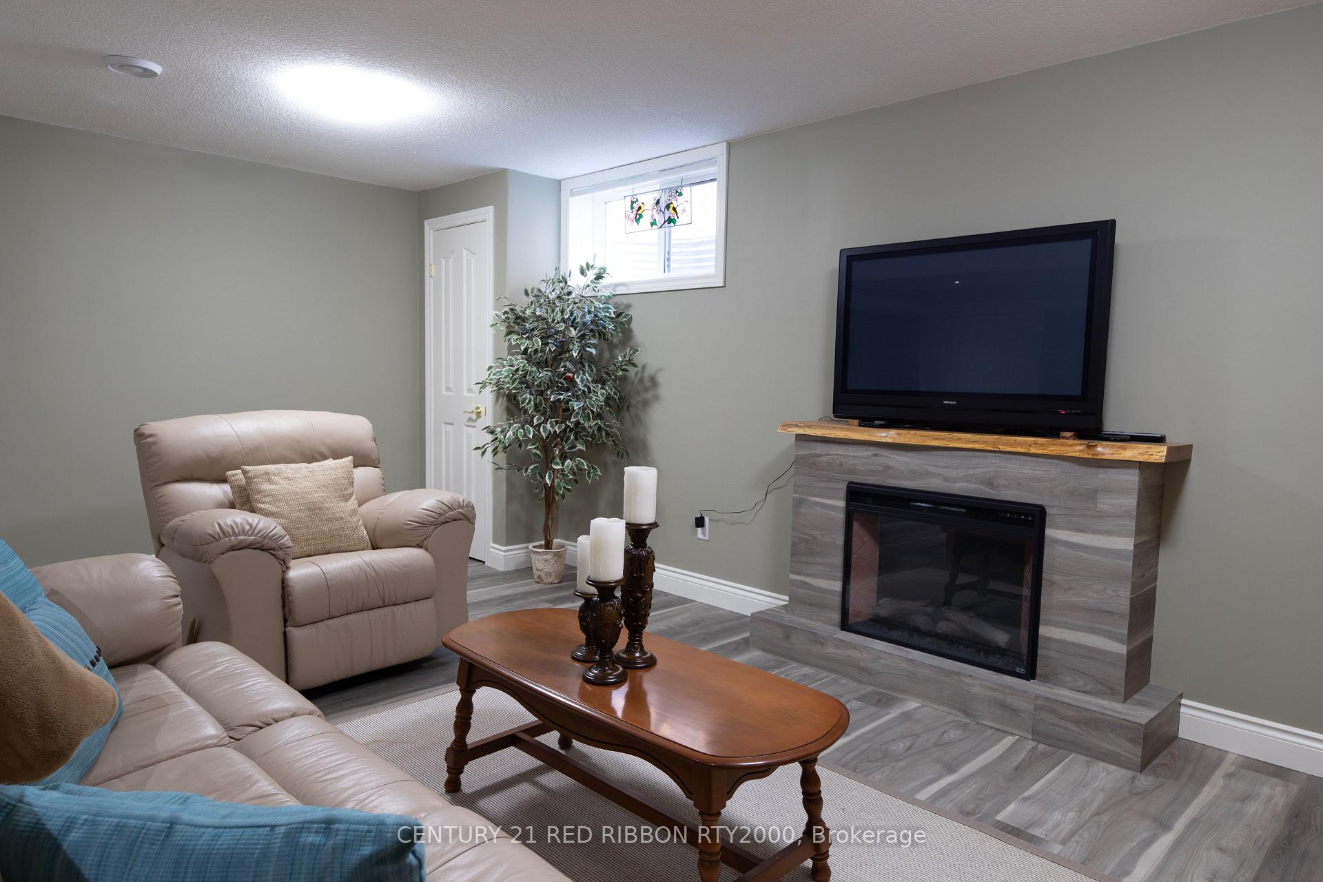Photo 24 of 132 Deborah Drive, Strathroy-Caradoc, NE — HOMEH