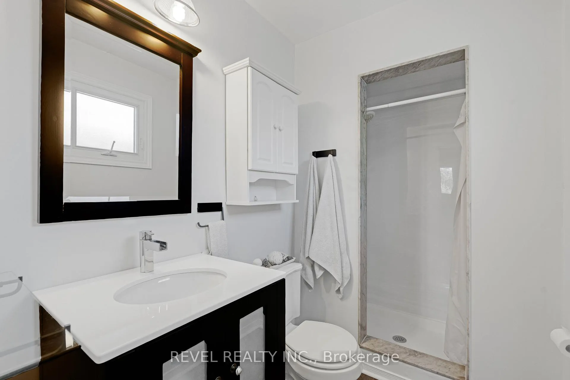 Photo 17 of 42 Deer Valley Drive, Caledon, Bolton West — HOMEH