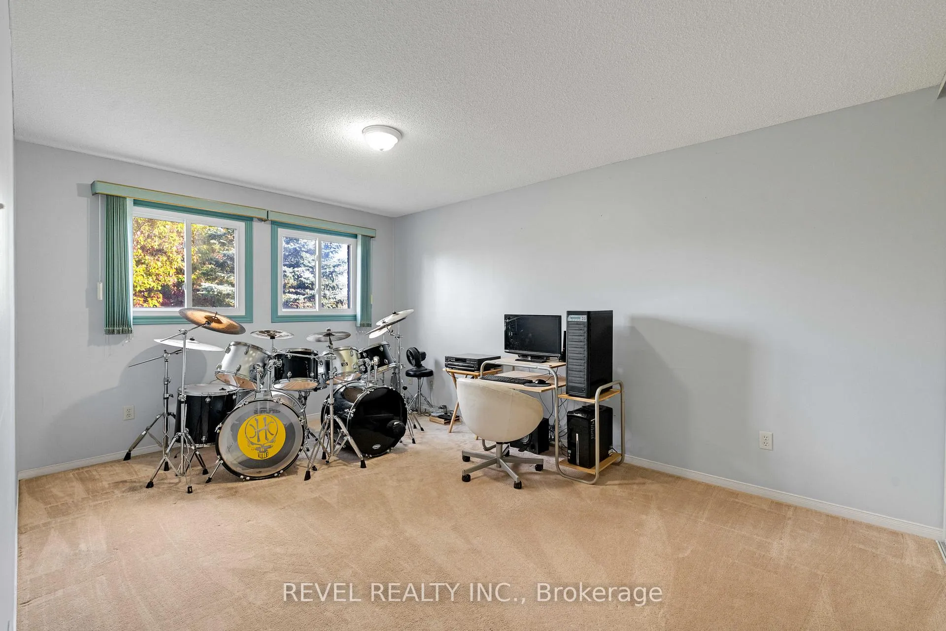 Photo 19 of 42 Deer Valley Drive, Caledon, Bolton West — HOMEH