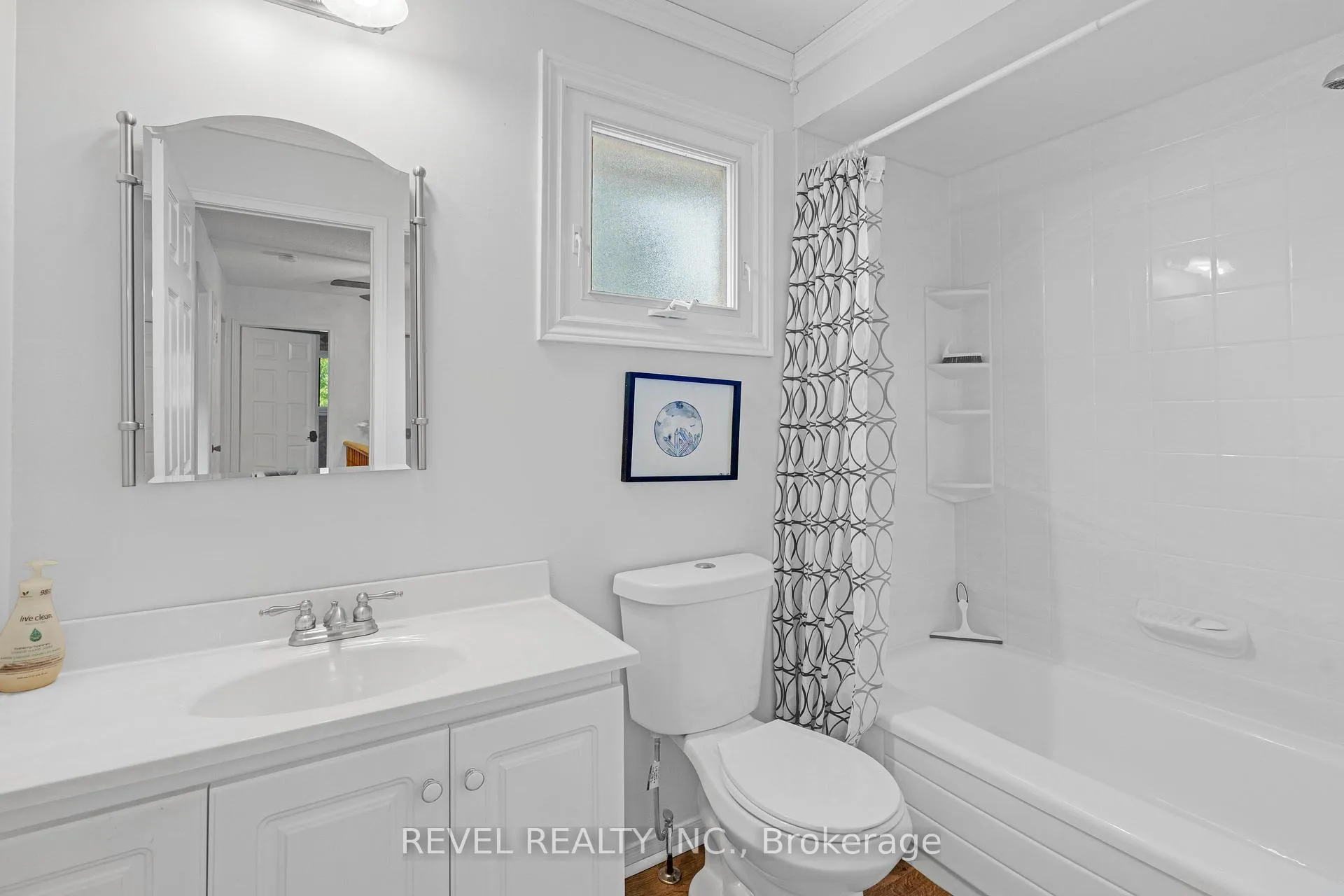 Photo 21 of 42 Deer Valley Drive, Caledon, Bolton West — HOMEH