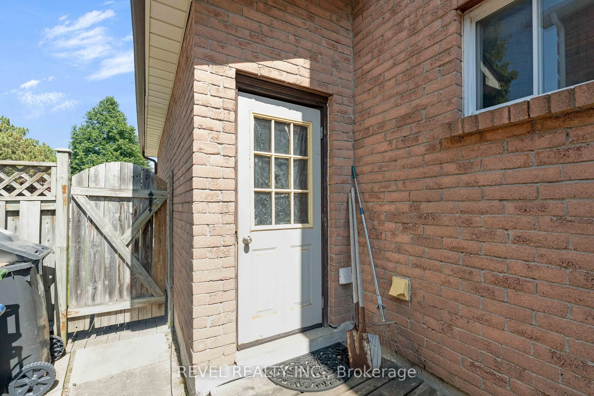 Photo 28 of 42 Deer Valley Drive, Caledon, Bolton West — HOMEH