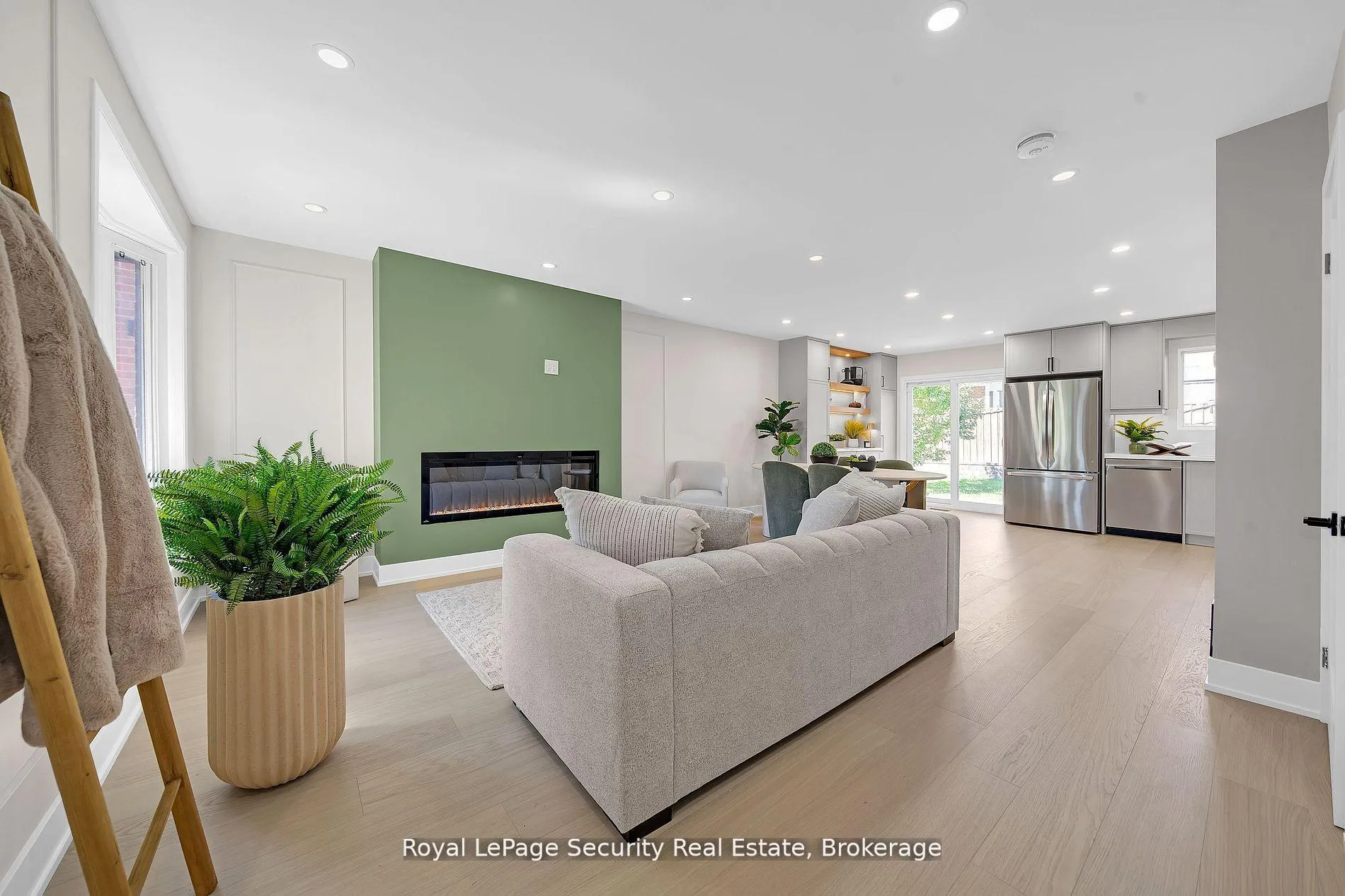 Photo 1 of 74 Andrea Lane, Vaughan, East Woodbridge — HOMEH