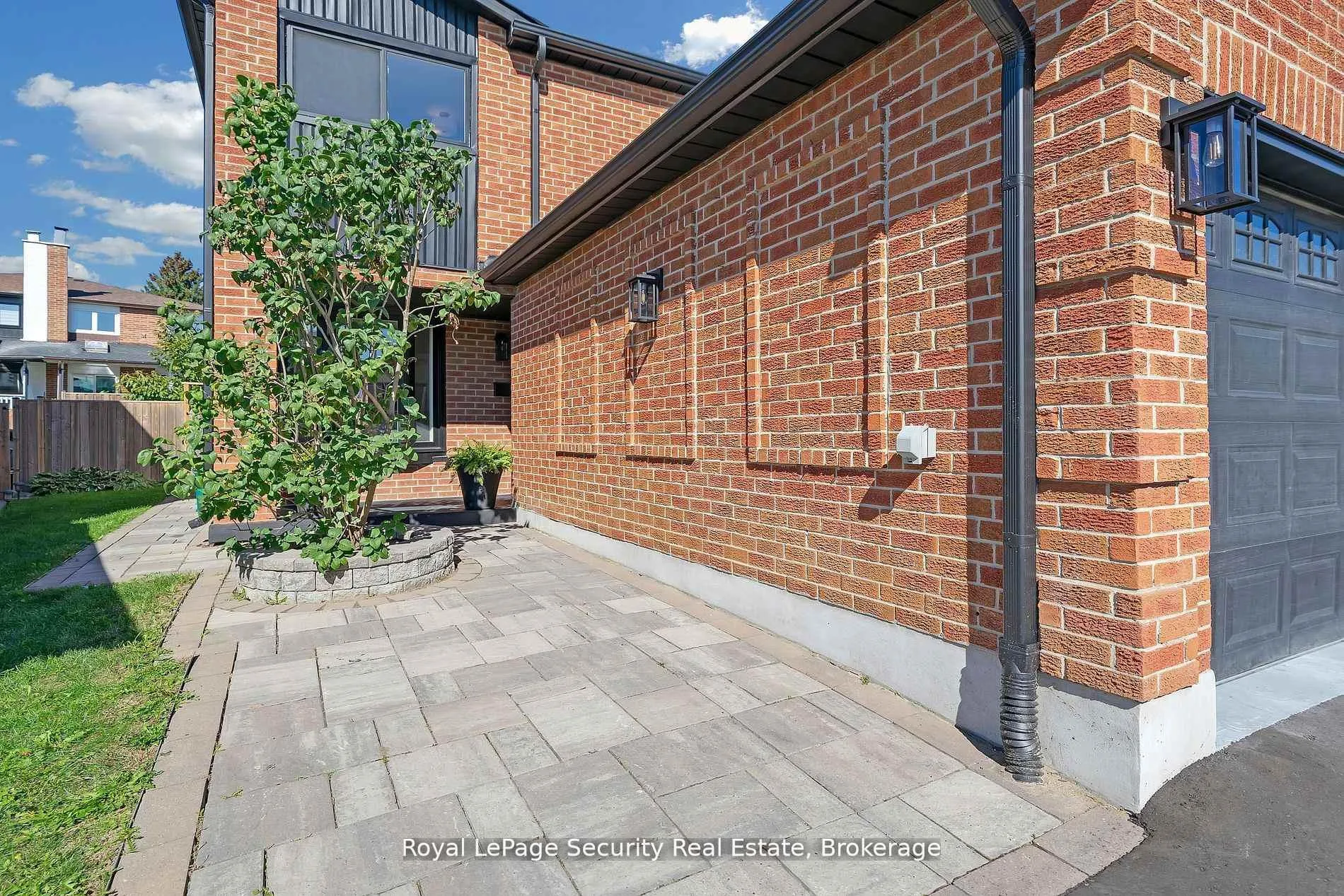 Photo 3 of 74 Andrea Lane, Vaughan, East Woodbridge — HOMEH