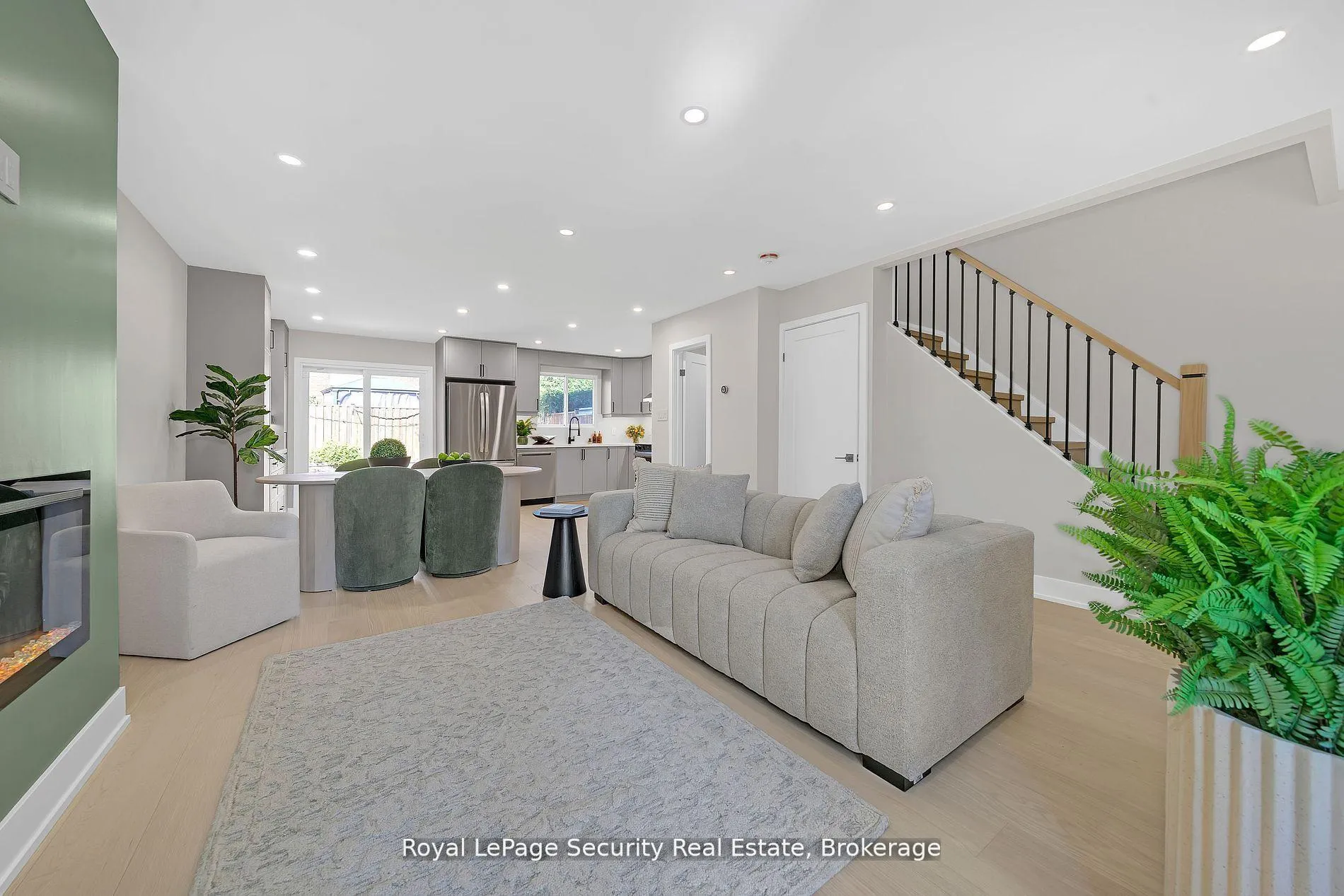 Photo 6 of 74 Andrea Lane, Vaughan, East Woodbridge — HOMEH
