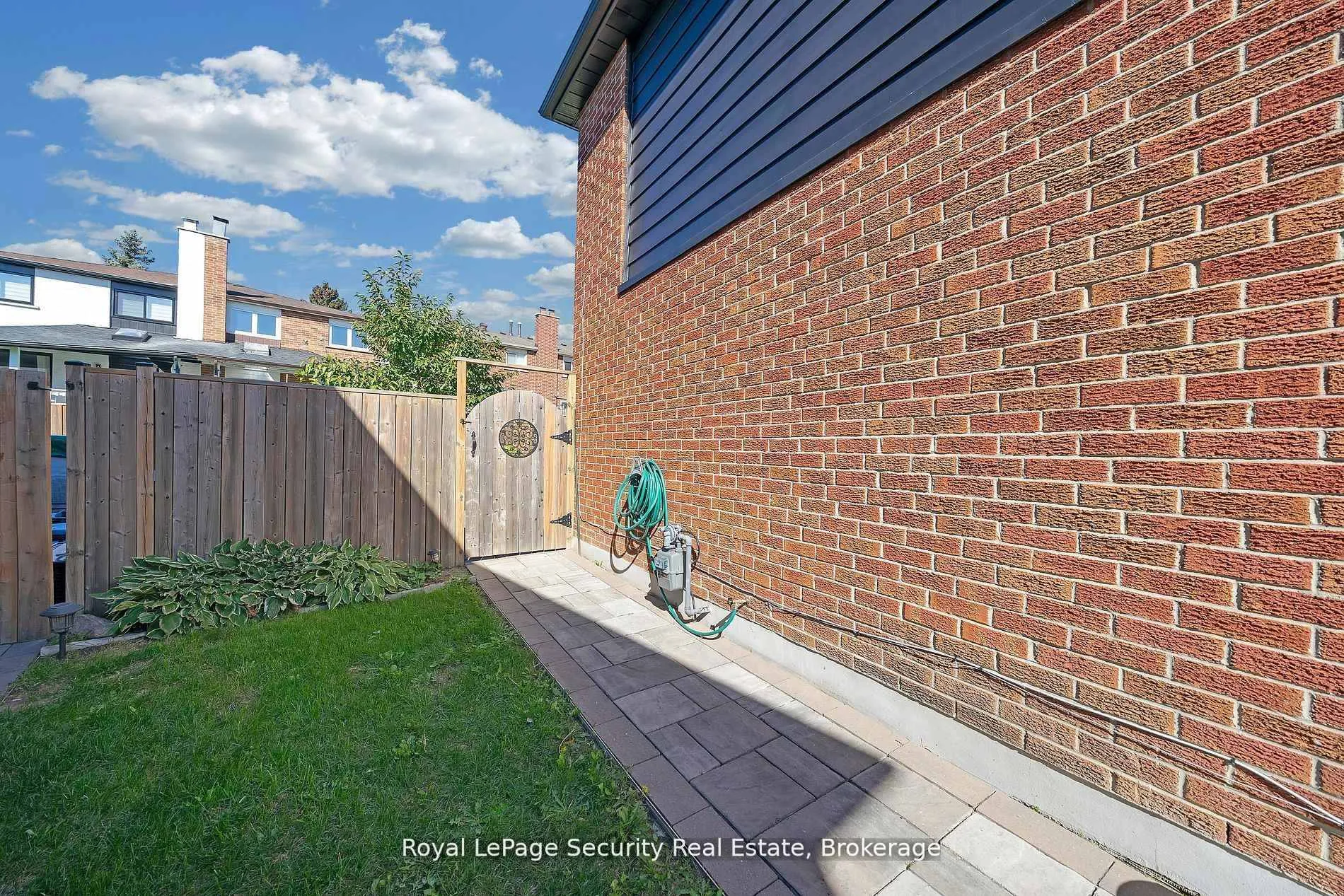 Photo 32 of 74 Andrea Lane, Vaughan, East Woodbridge — HOMEH