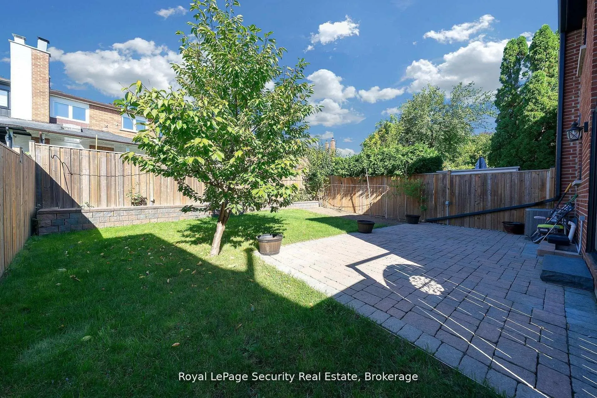 Photo 33 of 74 Andrea Lane, Vaughan, East Woodbridge — HOMEH