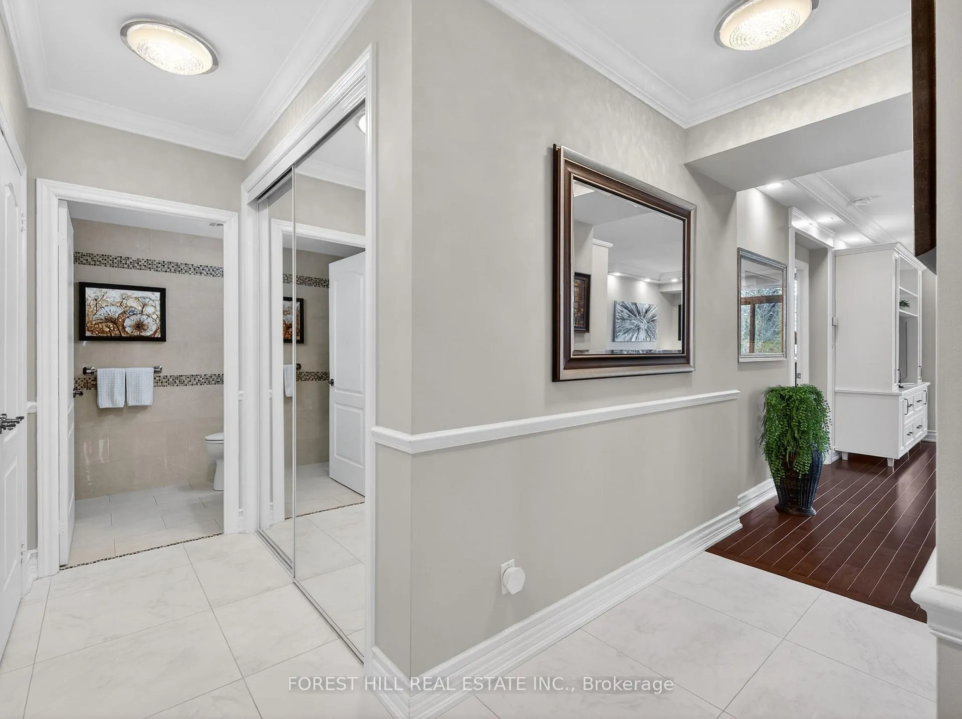 Photo 2 of Unit 206, 100 Promenade Circle, Vaughan, Brownridge — HOMEH