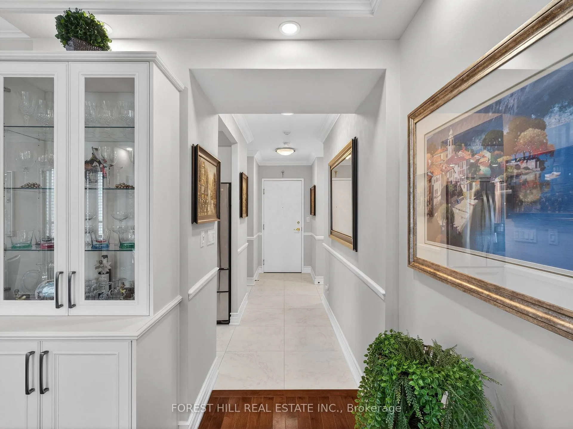 Photo 3 of Unit 206, 100 Promenade Circle, Vaughan, Brownridge — HOMEH