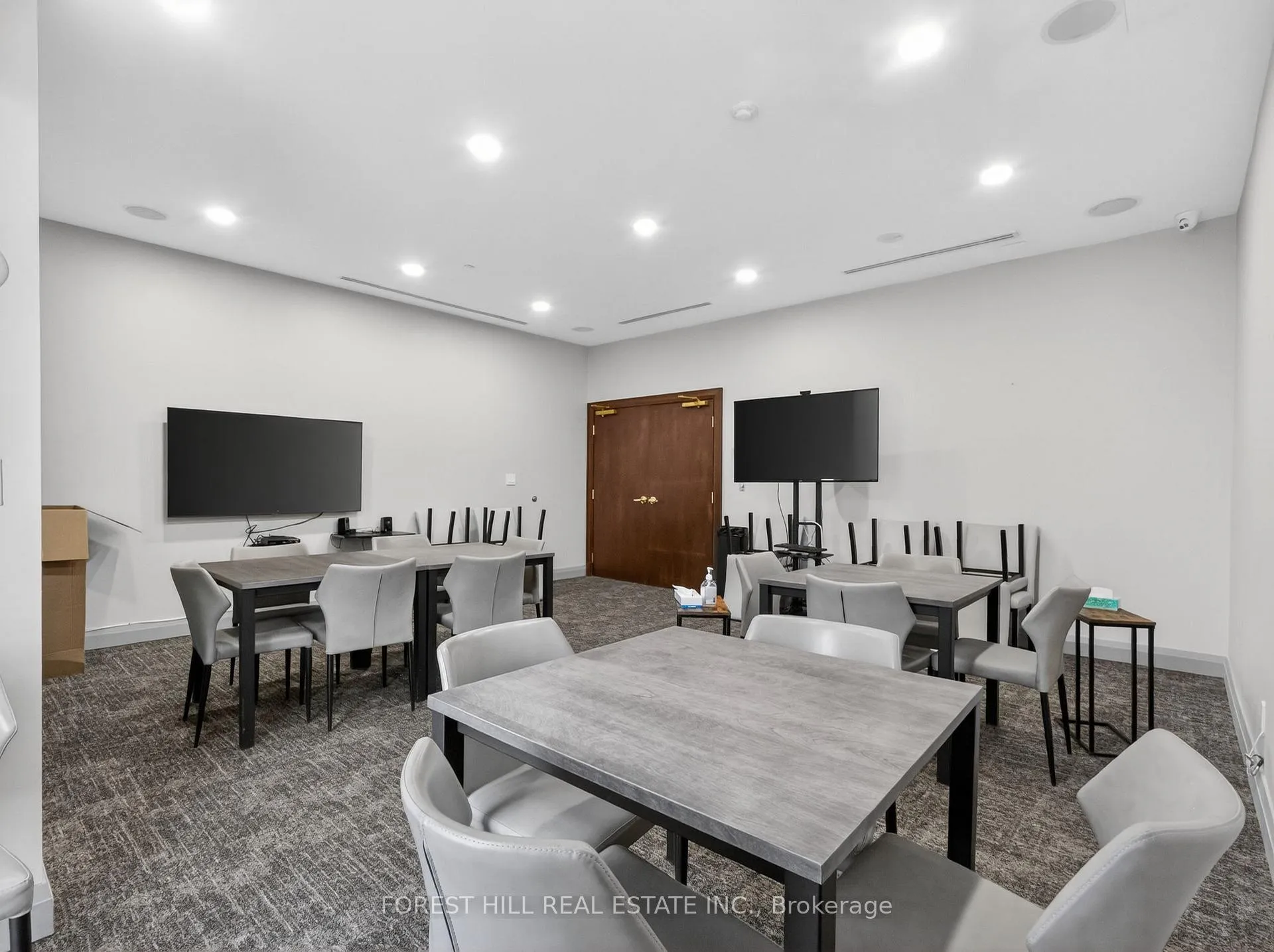 Photo 31 of Unit 206, 100 Promenade Circle, Vaughan, Brownridge — HOMEH