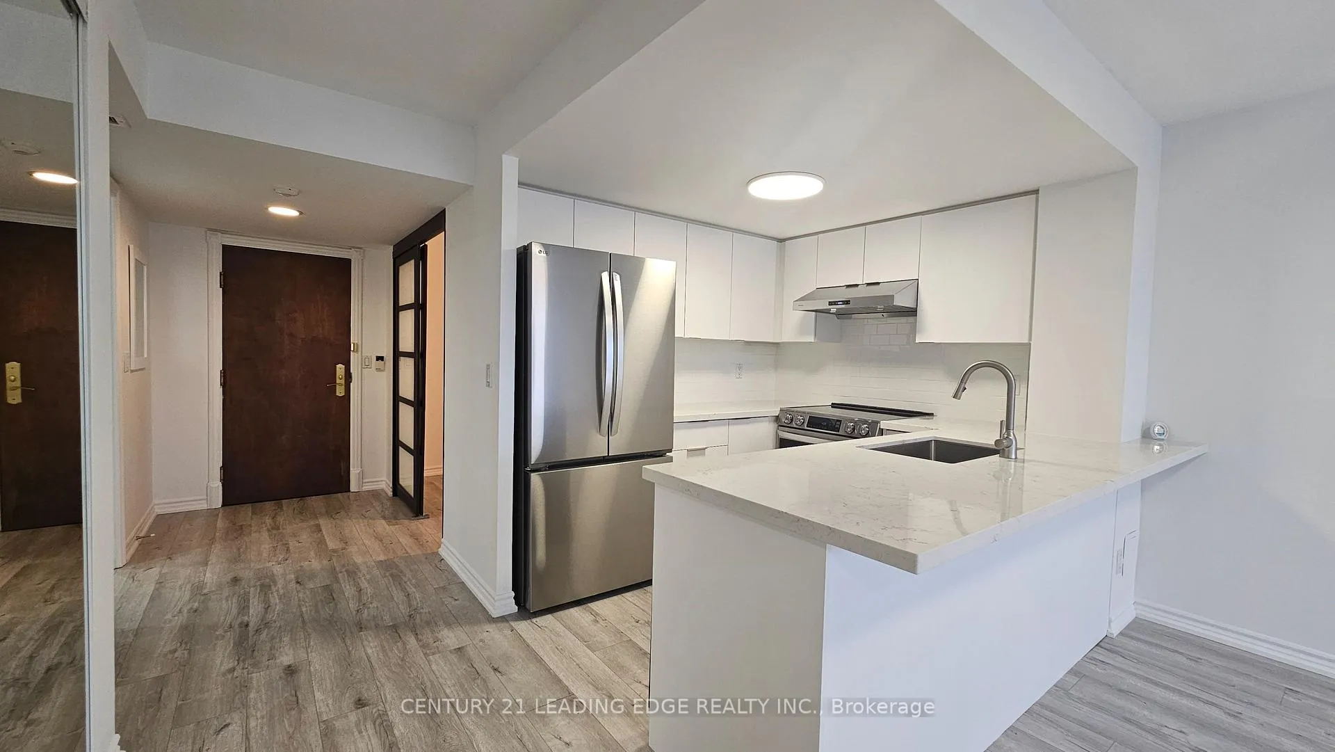 Photo 3 of Unit 701, 130 Pond Drive, Markham, Commerce Valley — HOMEH