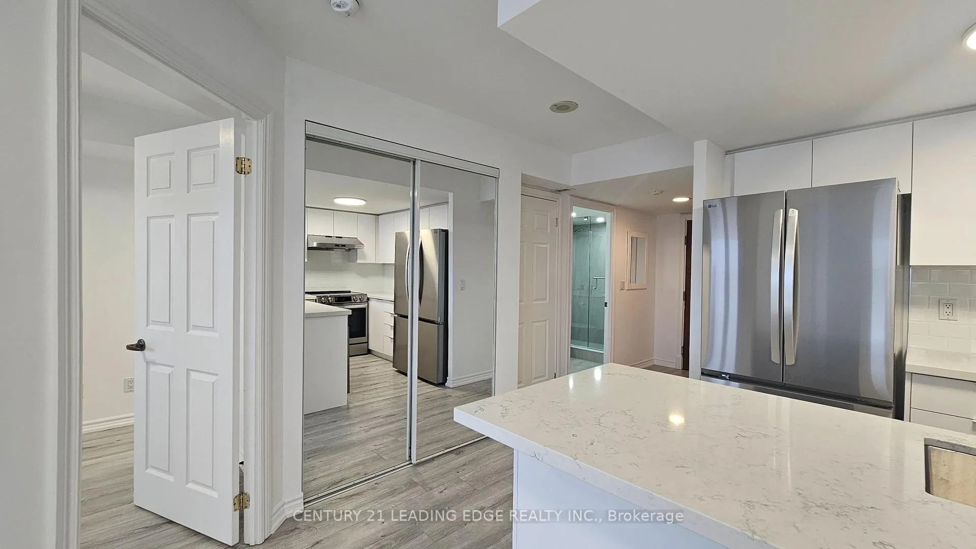 Photo 4 of Unit 701, 130 Pond Drive, Markham, Commerce Valley — HOMEH