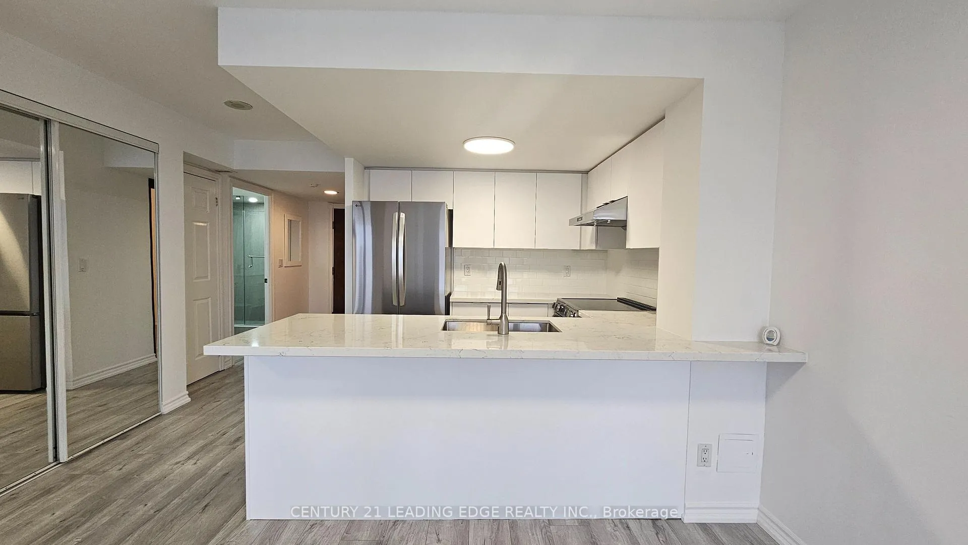 Photo 6 of Unit 701, 130 Pond Drive, Markham, Commerce Valley — HOMEH