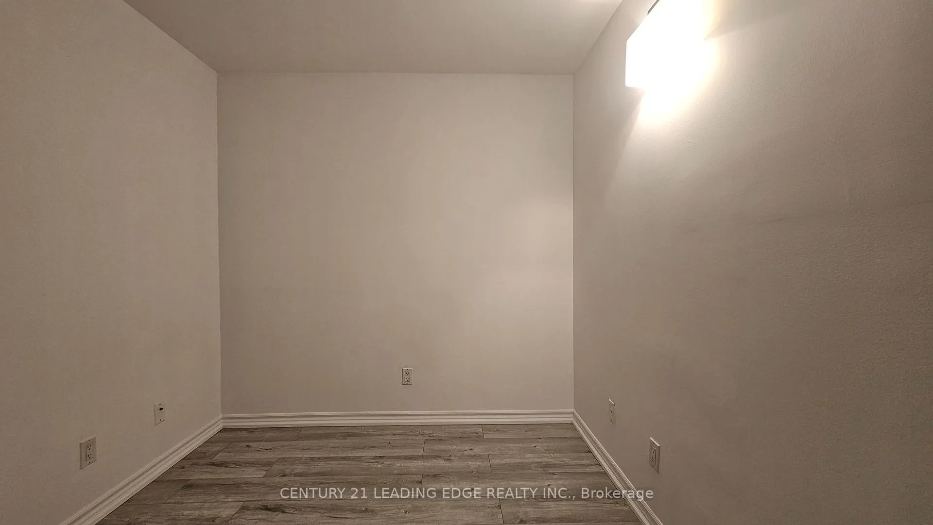 Photo 12 of Unit 701, 130 Pond Drive, Markham, Commerce Valley — HOMEH