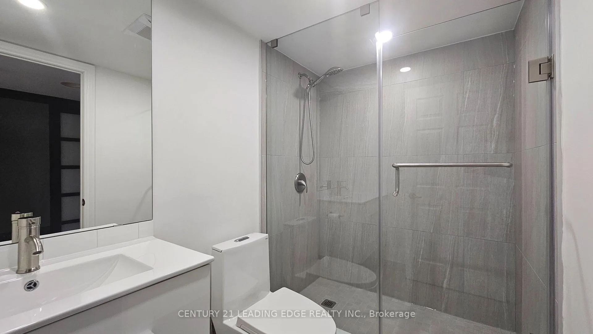 Photo 13 of Unit 701, 130 Pond Drive, Markham, Commerce Valley — HOMEH