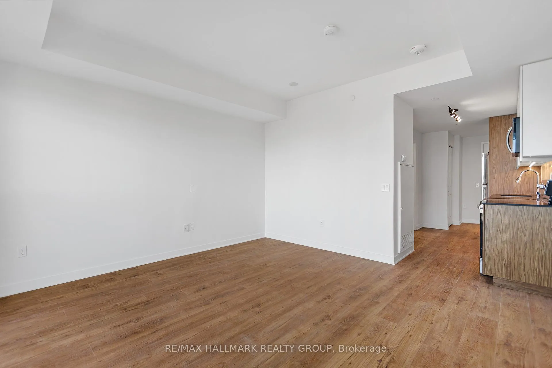 Photo 8 of Unit 303, 192 Bronson Avenue, Ottawa, West Centre Town — HOMEH