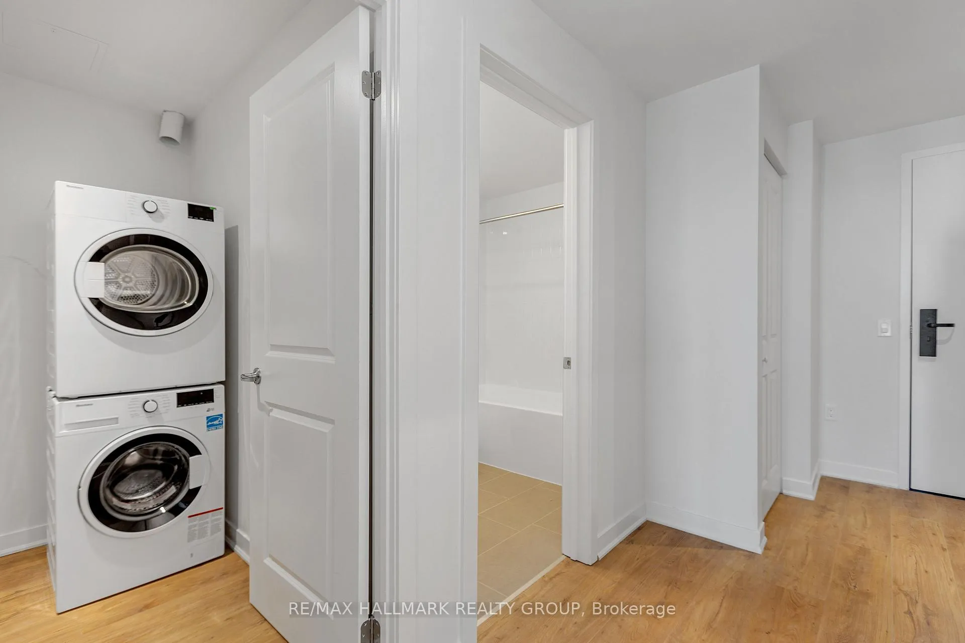 Photo 10 of Unit 303, 192 Bronson Avenue, Ottawa, West Centre Town — HOMEH