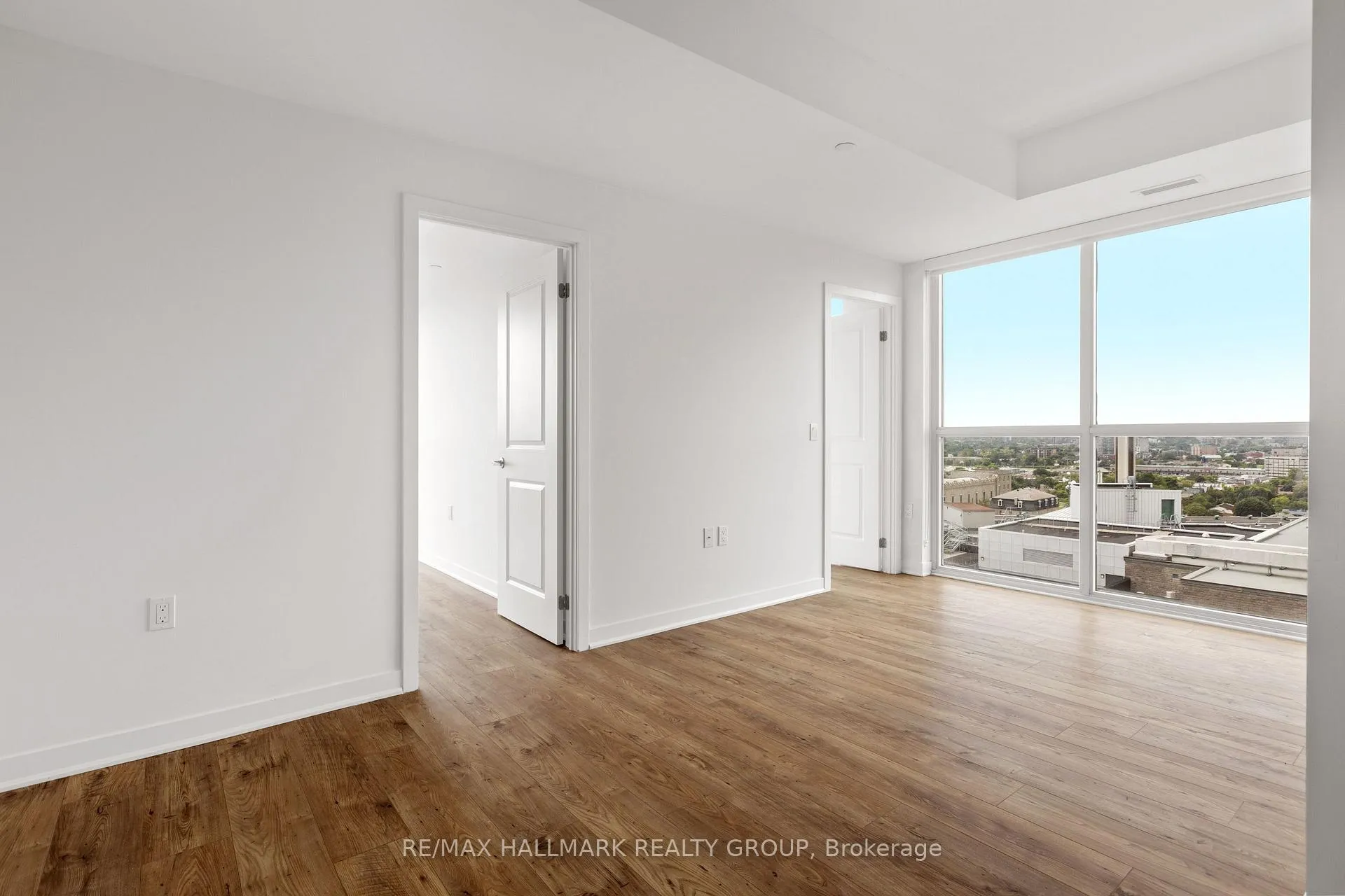 Photo 10 of Unit 604, 192 Bronson Avenue, Ottawa, West Centre Town — HOMEH