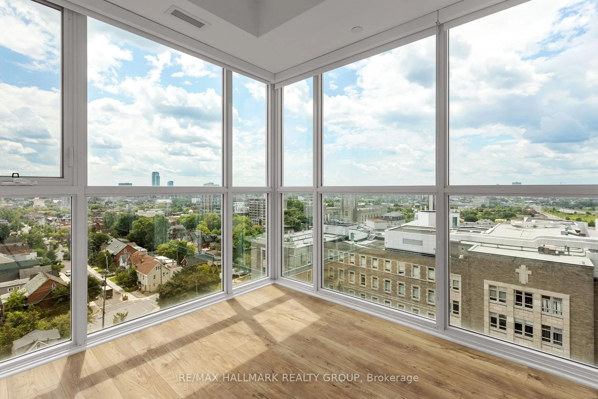 Photo 13 of Unit 604, 192 Bronson Avenue, Ottawa, West Centre Town — HOMEH