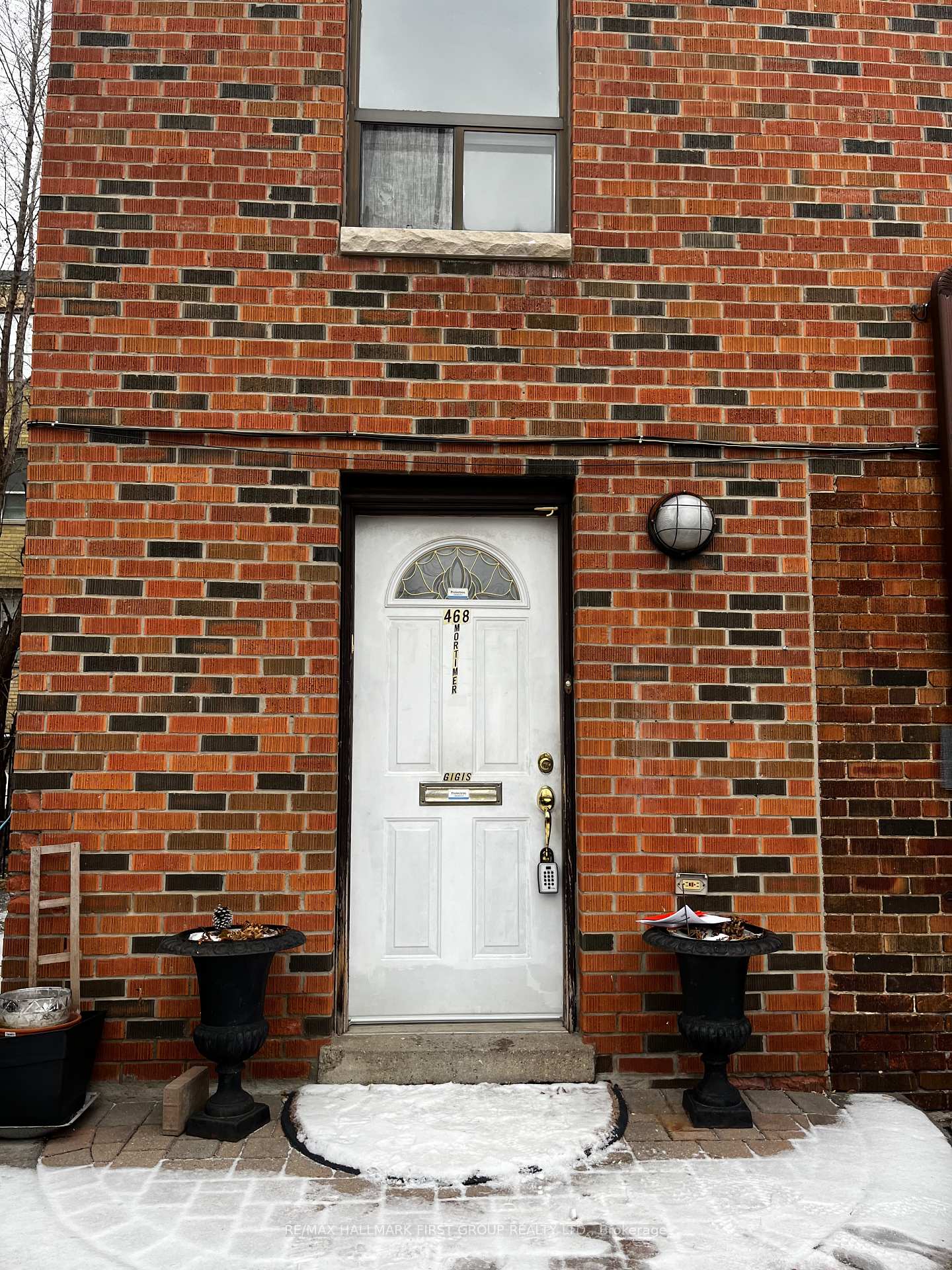 Photo 2 of Unit Upper U, 468 Mortimer Avenue, Toronto, Danforth Village-East York — HOMEH