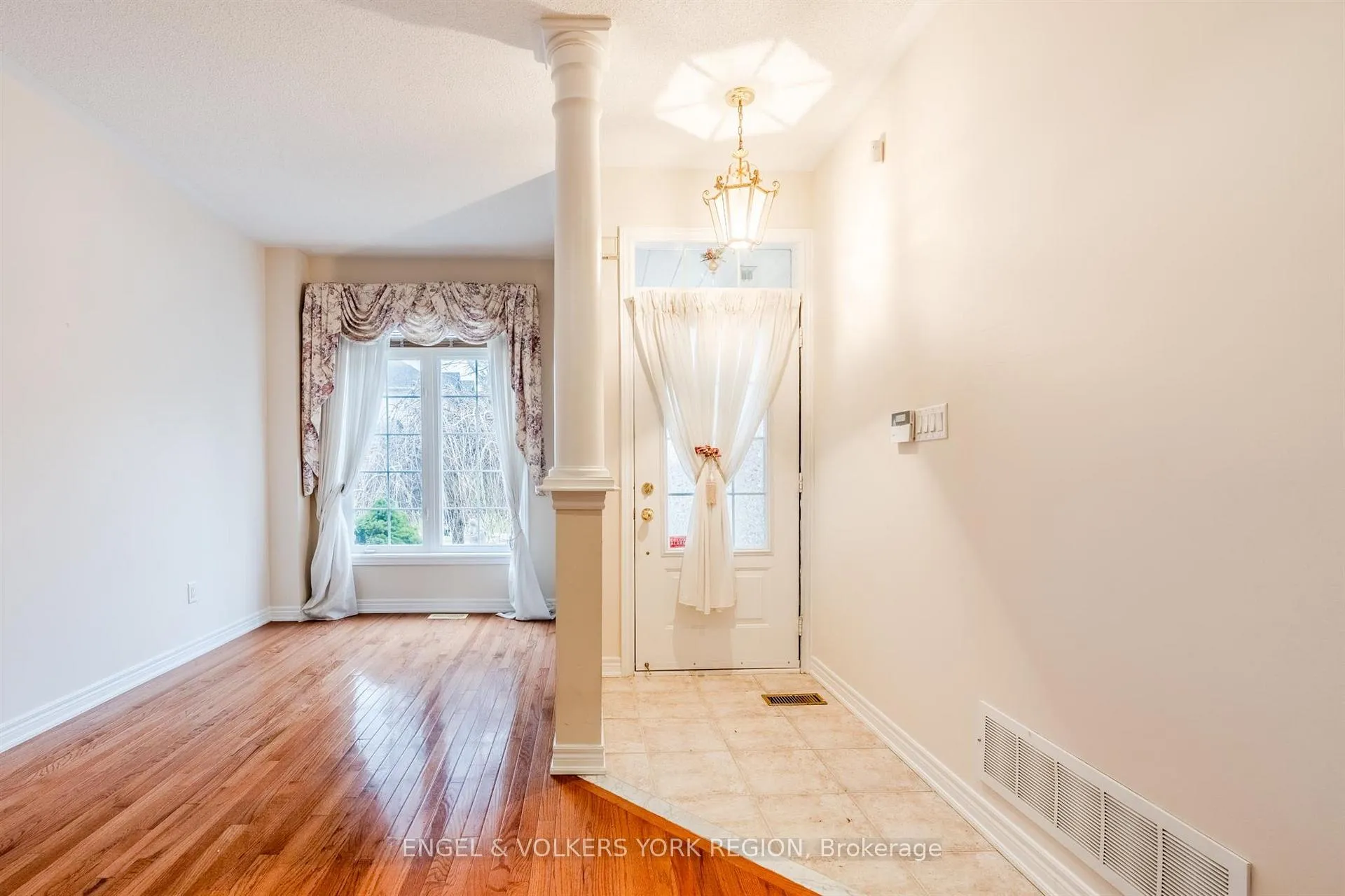 Photo 3 of 73 Saffron Street, Markham, Greensborough — HOMEH