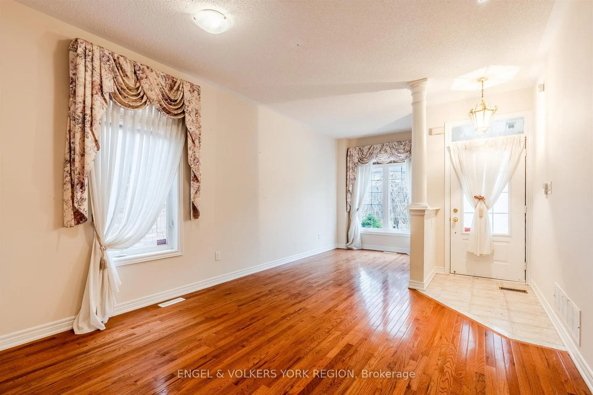 Photo 4 of 73 Saffron Street, Markham, Greensborough — HOMEH