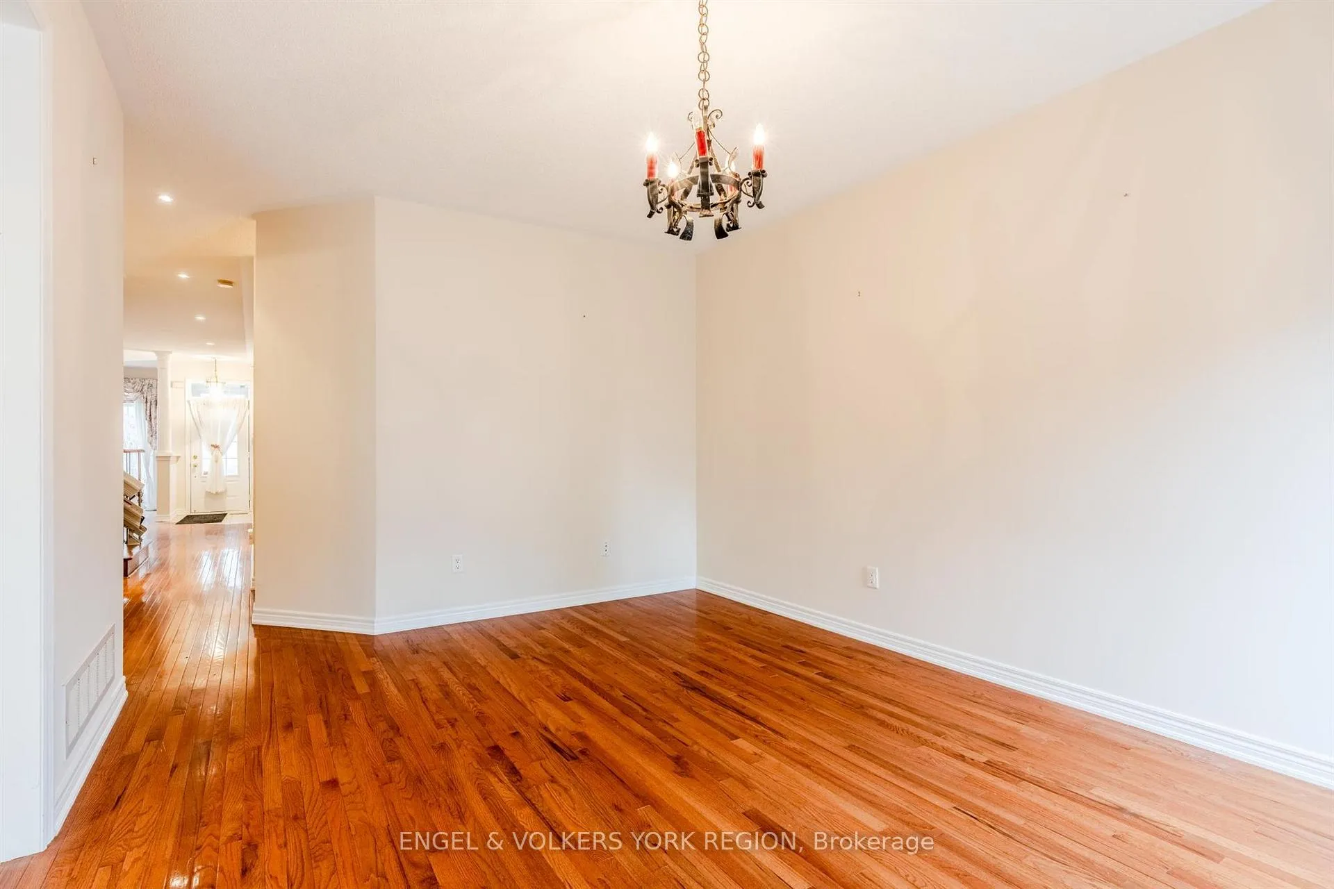 Photo 6 of 73 Saffron Street, Markham, Greensborough — HOMEH